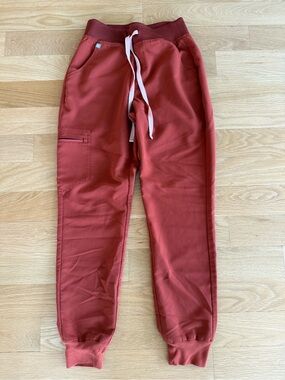 Figs - Rust Drawstring Jogger Scrub Pants - XS